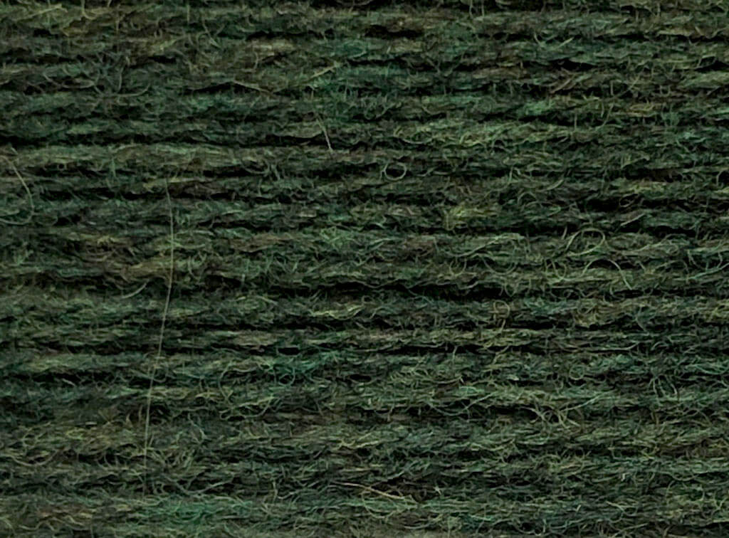 1035 Verde pino · riferimento colore del filato